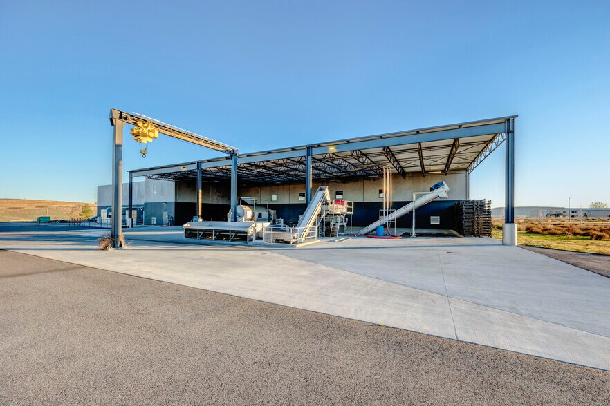 More Photos Of 8060 Keene Rd, West Richland Manufacturing For Lease