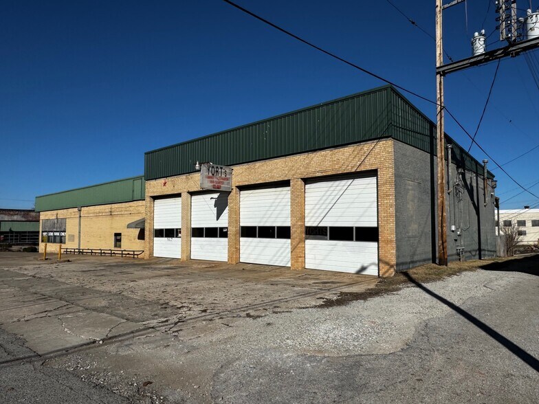 More Photos Of 401 E Main St, Shawnee Flex For Sale