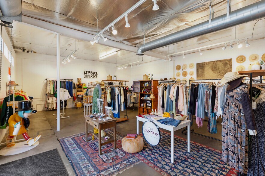 More Photos Of 383 N Indian Canyon Dr, Palm Springs Freestanding For Sale