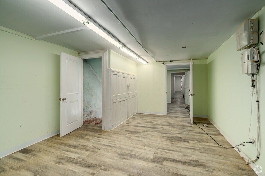 More Photos Of 1318 Walnut St, Philadelphia Storefront Retail Residential For Sale