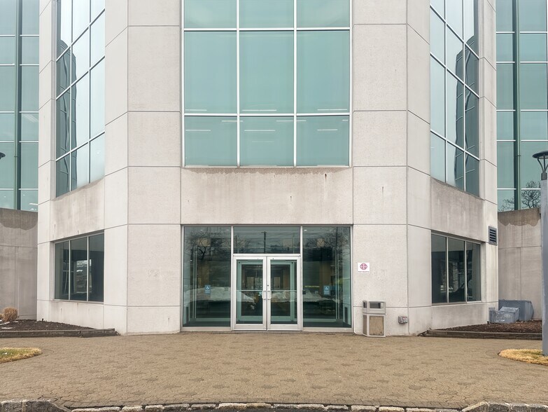 More Photos Of 601 Brickell Key Dr, Miami Coworking Space