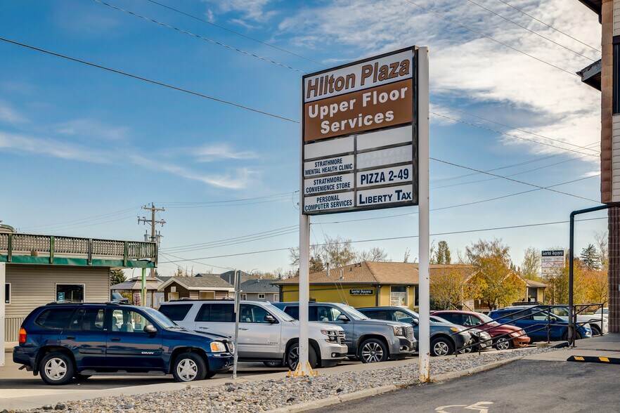 More Photos Of 205-213 3rd Ave, Strathmore Storefront Retail Office For Lease