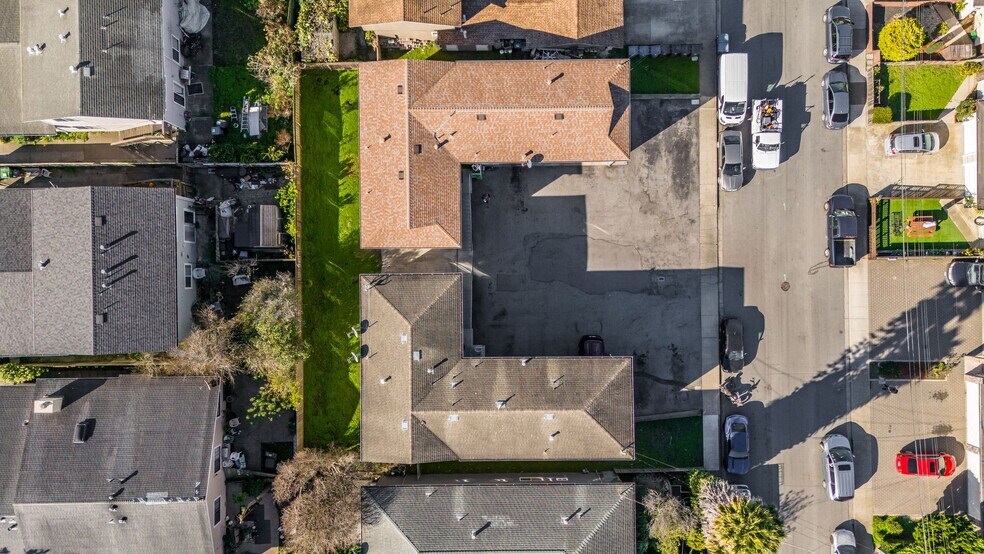 More Photos Of 466 Willow Ave, Half Moon Bay Apartments For Sale