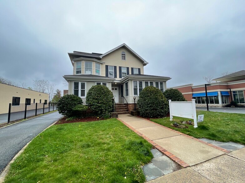 More Photos Of 25 N Fullerton Ave, Montclair Office Residential For Lease