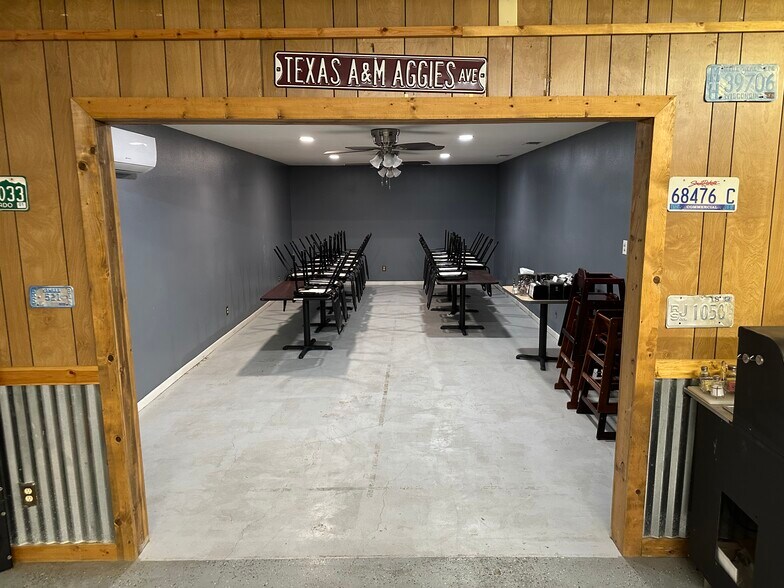 More Photos Of 806 E Gravis St, San Diego Freestanding For Sale