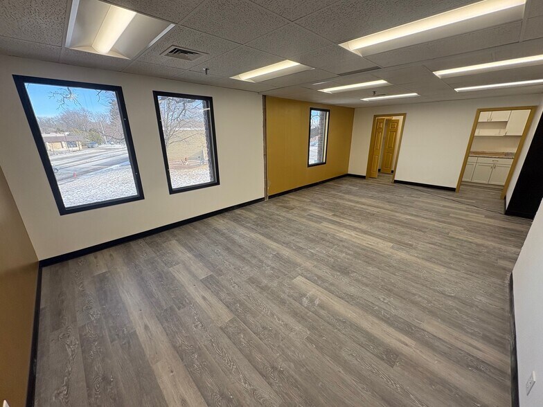 More Photos Of 10533 W National Ave, West Allis Office For Sale