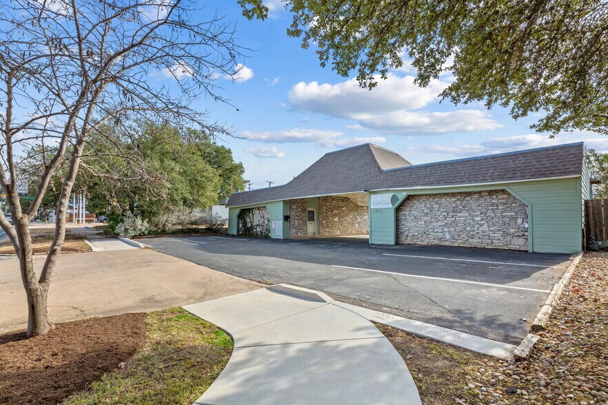 More Photos Of 2413 Greenlawn Pky, Austin Office For Sale