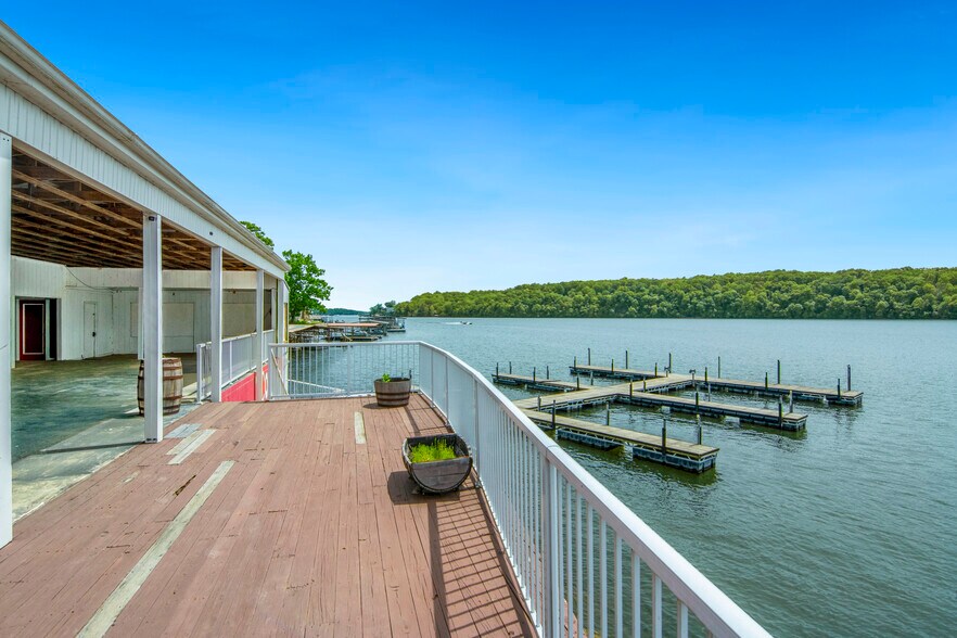 More Photos Of 27485 Cross Ln, Barnett Restaurant For Sale