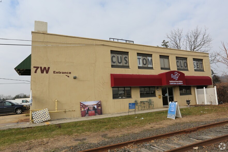 Primary Photo Of 7W Chimney Rock Rd, Bound Brook Warehouse For Lease
