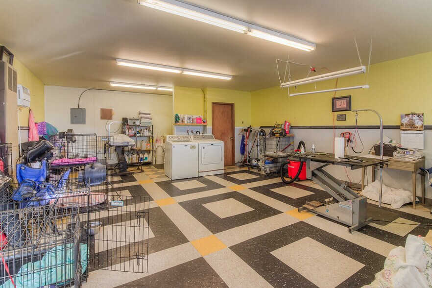 More Photos Of 4813 Tieton Dr, Yakima Storefront Retail Office For Sale