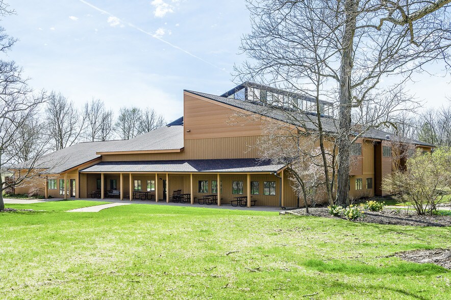 More Photos Of 5440 E County Road 450 N, Albany Loft Creative Space For Sale