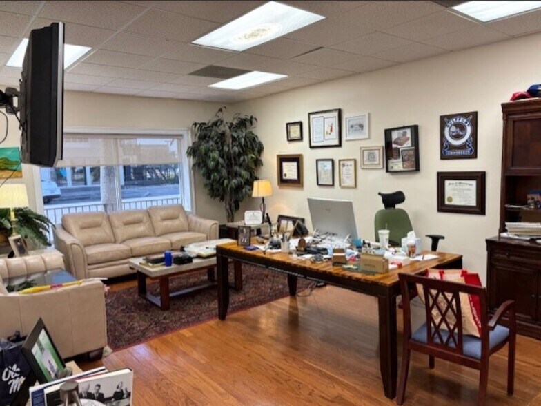 More Photos Of 2302 14th St, Gulfport Office Residential For Sale