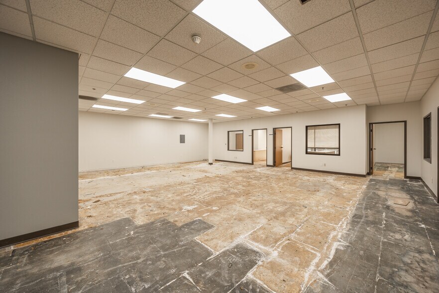 More Photos Of 2540 W Shaw Ln, Fresno Office For Sale