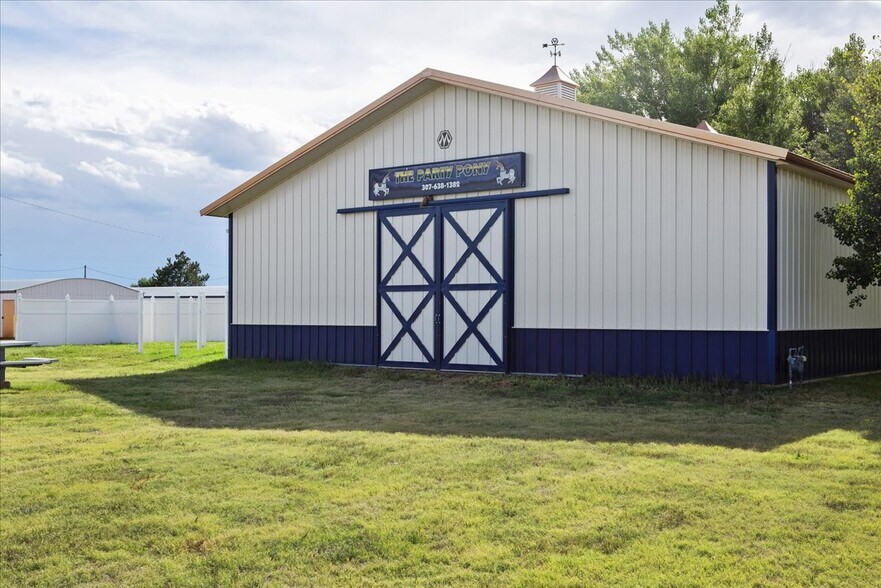 More Photos Of 1902 Avenue C, Cheyenne Self Storage For Lease