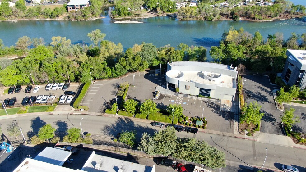 More Photos Of 202 Hemsted Dr, Redding Restaurant For Sale