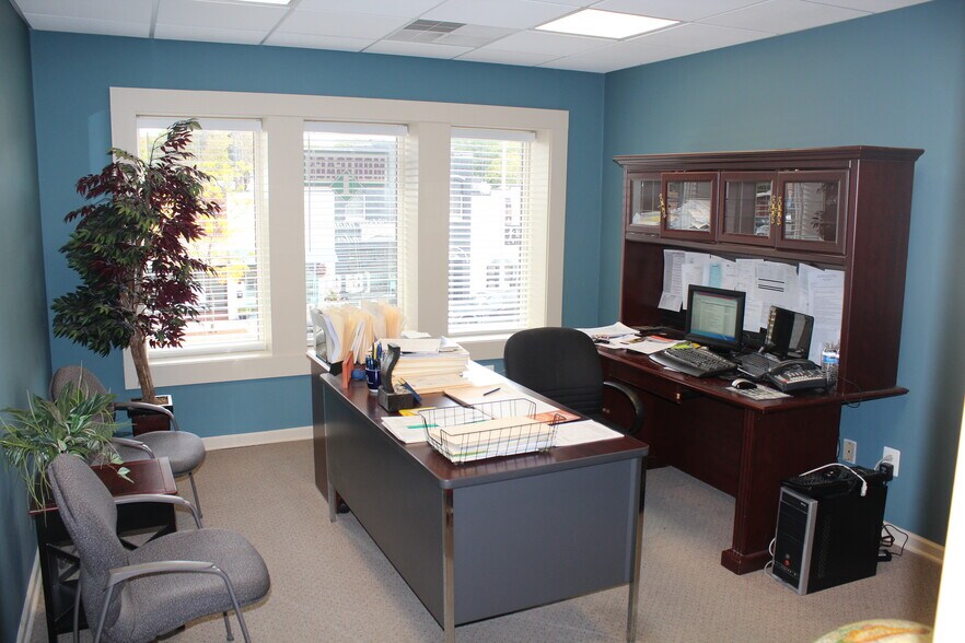 More Photos Of 108-110 E Grand River Ave, Brighton Storefront Retail Office For Sale