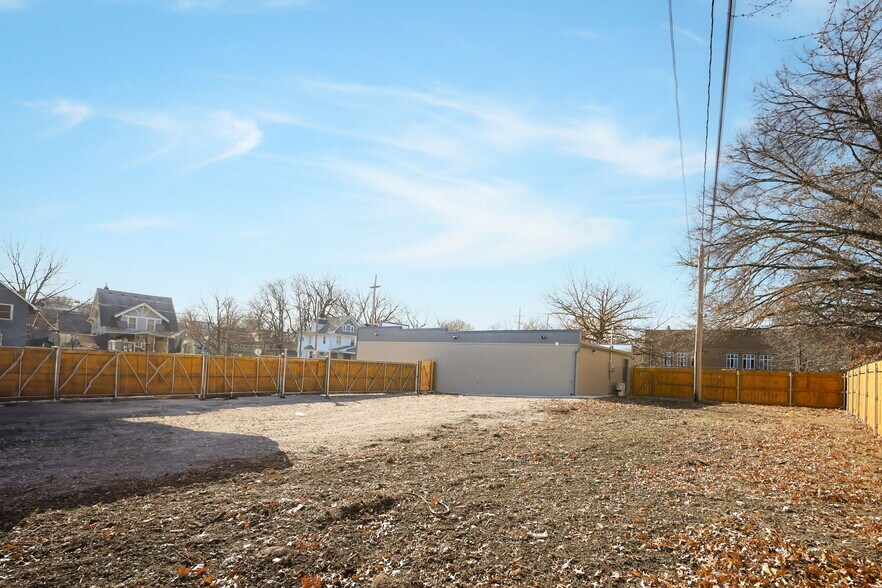 More Photos Of 3200 E 31st St, Kansas City Freestanding For Sale
