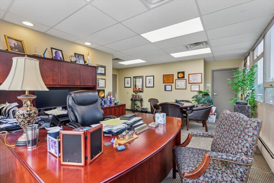 More Photos Of 119 S Easton Rd, Glenside Office For Sale