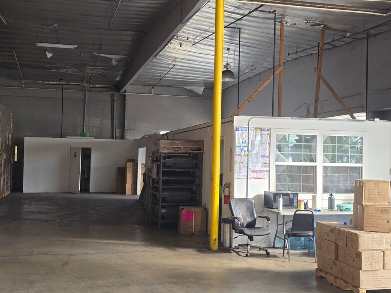 More Photos Of 2001-2015 Saybrook Ave, Commerce Warehouse For Lease
