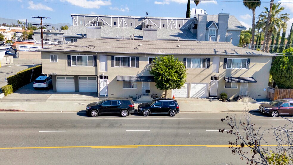 More Photos Of 14857 Hartsook St, Sherman Oaks Apartments For Sale