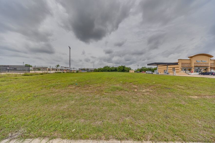 More Photos Of 0 Monroe Rd, Houston Land For Sale