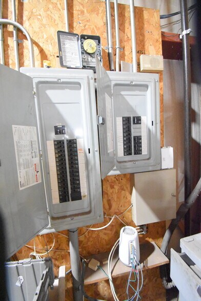 More Photos Of 300 Washington St, Rensselaer Auto Repair For Sale