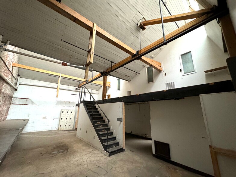 More Photos Of 1930 E Huntingdon St, Philadelphia Warehouse For Lease