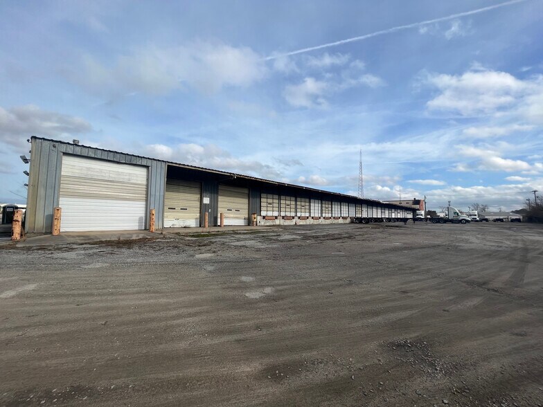 More Photos Of 5578 Sabre Rd, Norfolk Truck Terminal For Lease