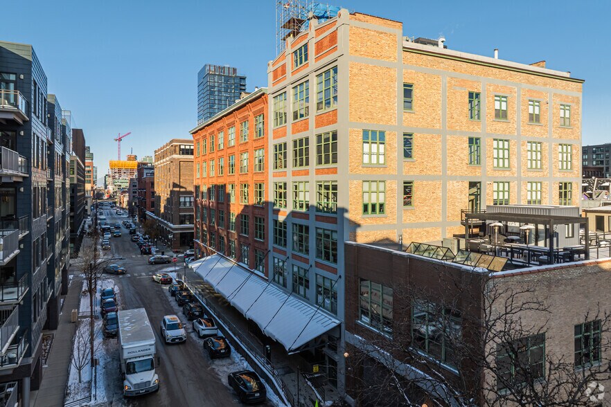 More Photos Of 1017 W Washington Blvd, Chicago Apartments For Sale
