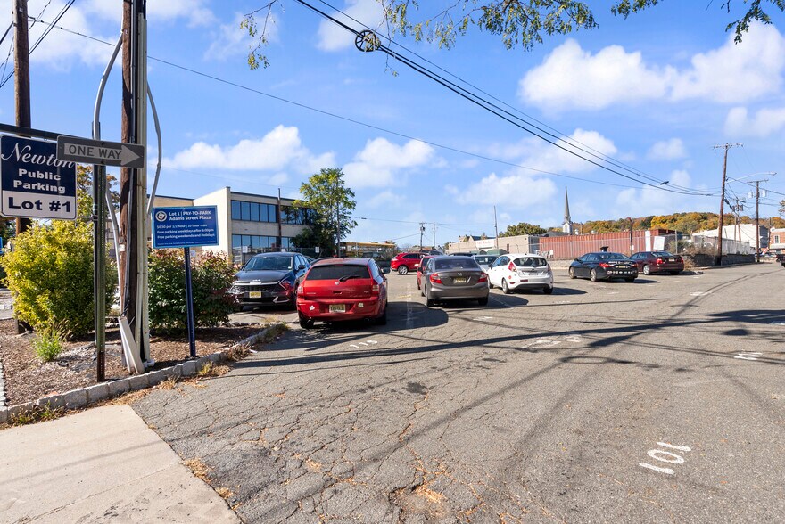 More Photos Of 170-172 Spring St, Newton Office For Sale