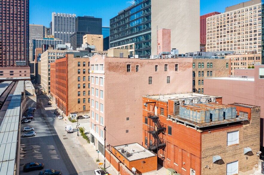 More Photos Of 701 S LaSalle St, Chicago Office For Lease