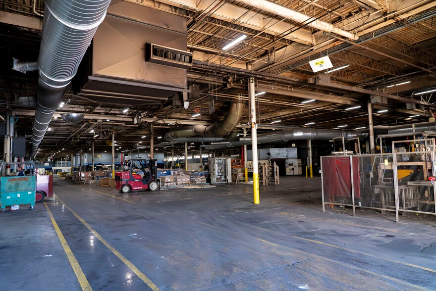 More Photos Of 9000 E Michigan Ave, Galesburg Manufacturing For Sale