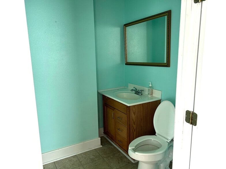 More Photos Of 830 W Duval St, Lake City Office For Lease