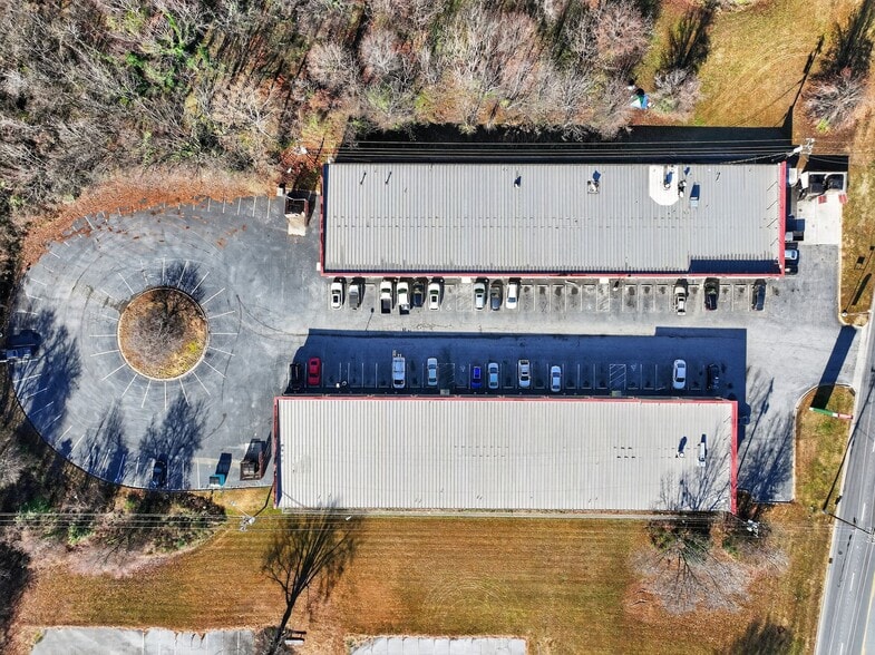 More Photos Of 11651-A-H N Main St, Archdale Unknown For Lease