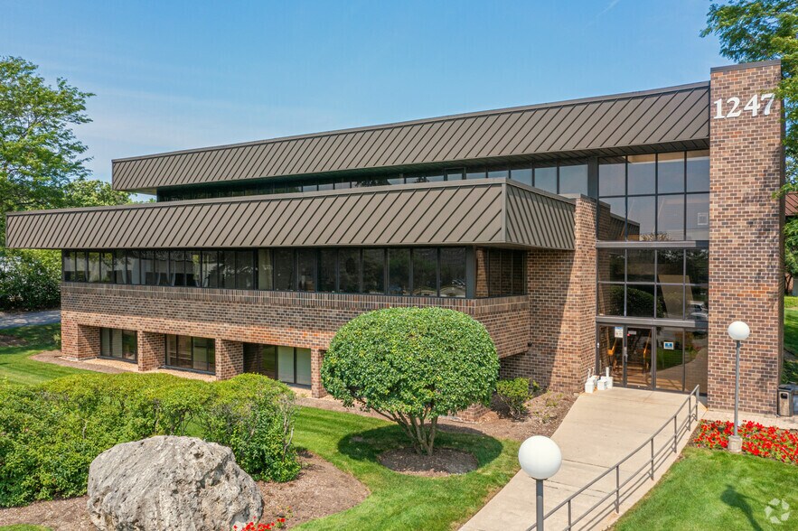 More Photos Of 1245-1247 Milwaukee Ave, Glenview Office For Lease