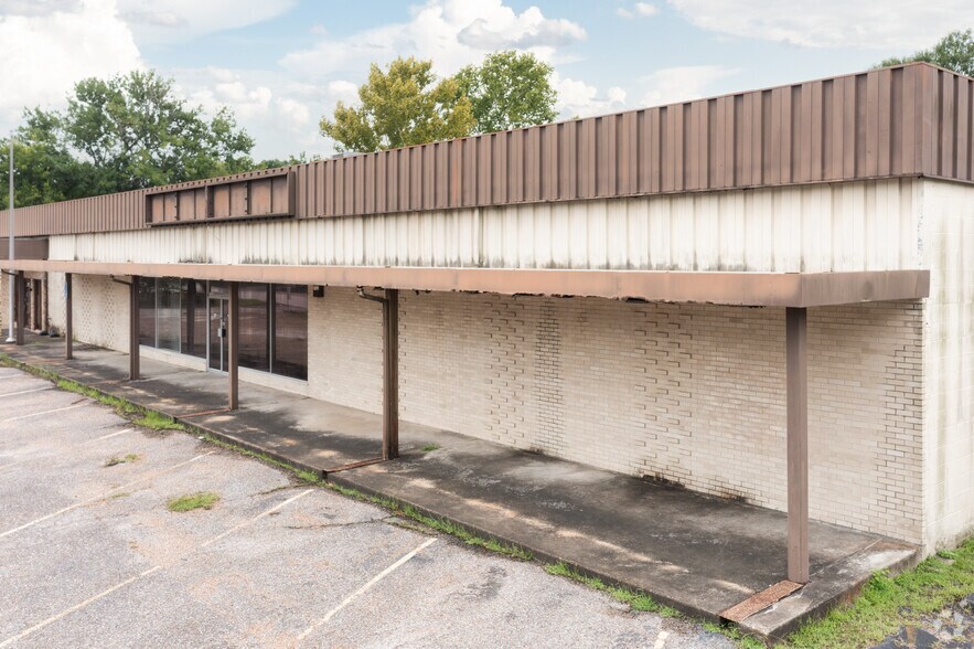 More Photos Of 1319 N Pruett St, Baytown Office For Sale