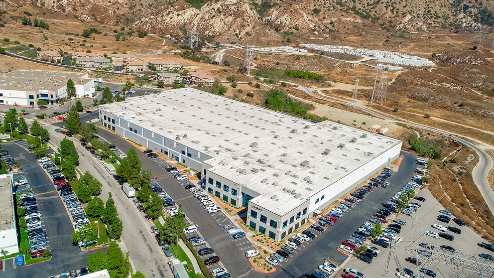 More Photos Of 13949 Balboa Blvd, Sylmar Warehouse For Lease