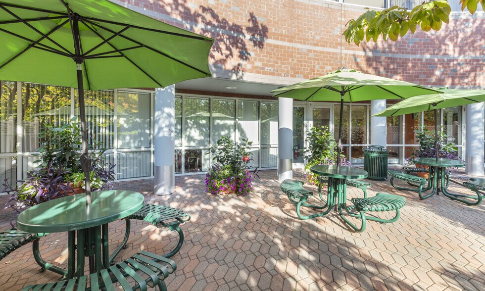 More Photos Of 10 New England Business Ctr, Andover Office For Lease