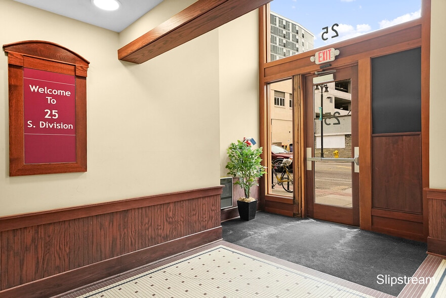 More Photos Of 25 S Division Ave, Grand Rapids Office For Sale