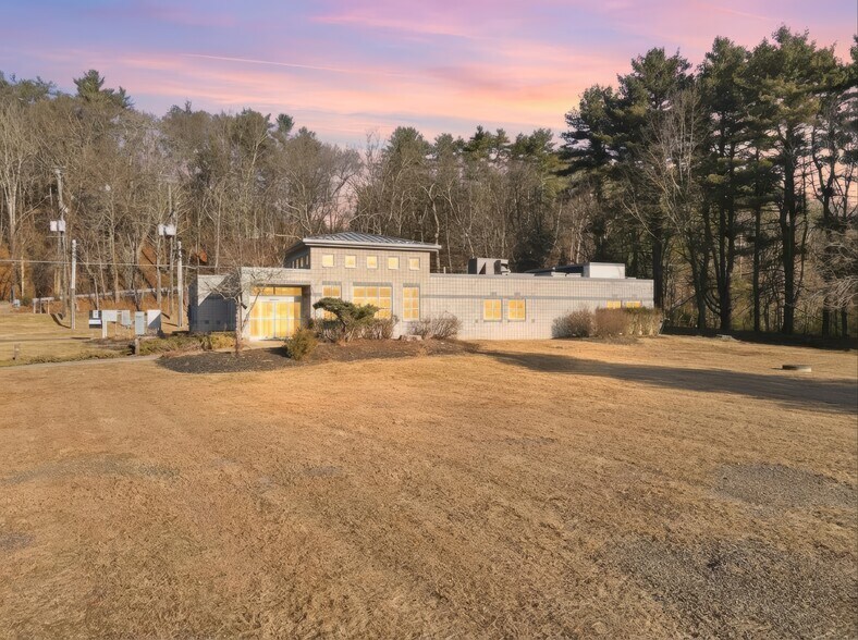 More Photos Of 113 Pocono Dr, Milford Office For Sale