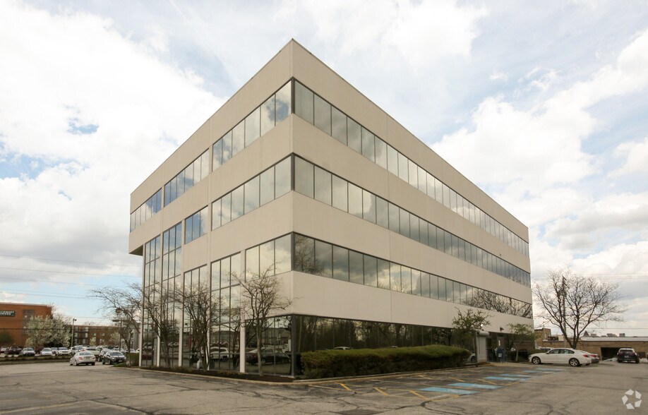 More Photos Of 27600 Chagrin Blvd, Beachwood Office For Lease