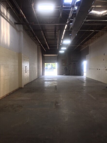 More Photos Of 2231 Fifth Ave, Ronkonkoma Warehouse For Lease