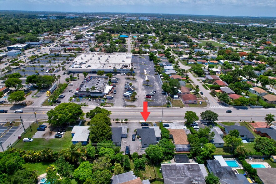 More Photos Of 16811 NE 6th Ave, North Miami Beach Office For Sale