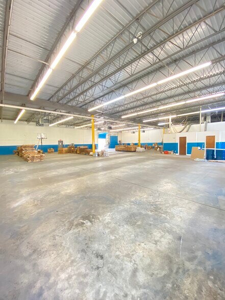 More Photos Of 7620-7640 Tyler Blvd, Mentor Warehouse For Lease