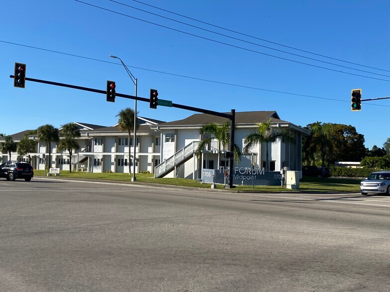 More Photos Of 1705 Colonial Blvd, Fort Myers Loft Creative Space For Lease