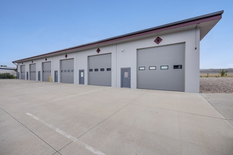 More Photos Of 601-663 W 66th, Loveland Warehouse For Sale
