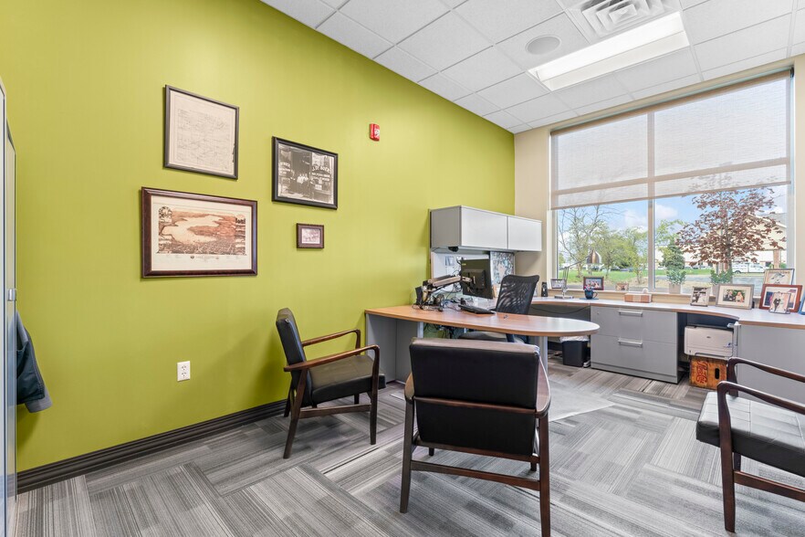 More Photos Of 9404 Margo Ln, Munster Office For Sale