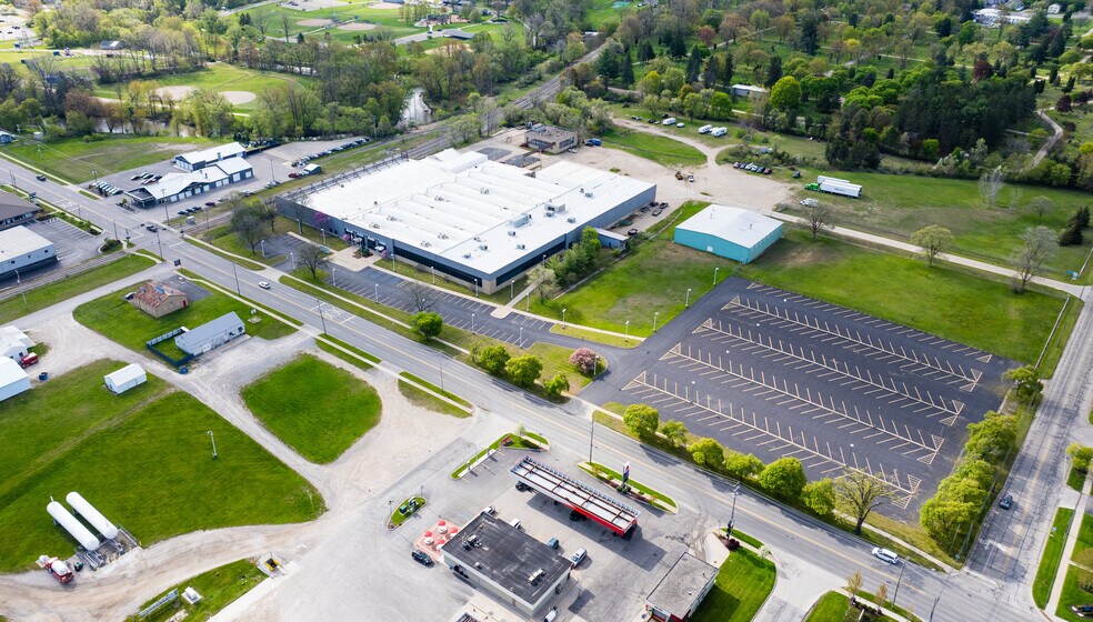 More Photos Of 711 W Pickard St, Mount Pleasant Manufacturing For Lease