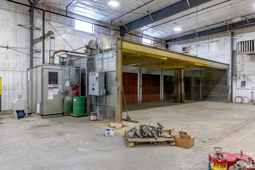 More Photos Of 1105 Benjamin Ave, Hutchinson Manufacturing For Sale