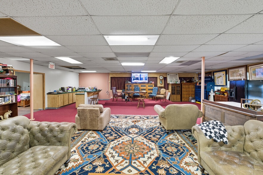 More Photos Of 9155 Irvington Blvd, Houston Office For Sale